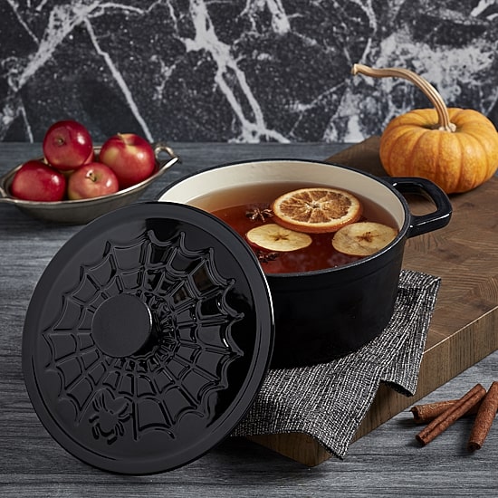 Smith & Clark Spiderweb Cast Iron 3-qt. Dutch Oven with Lid