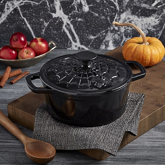 Smith & Clark Spiderweb Cast Iron 3-qt. Dutch Oven with Lid