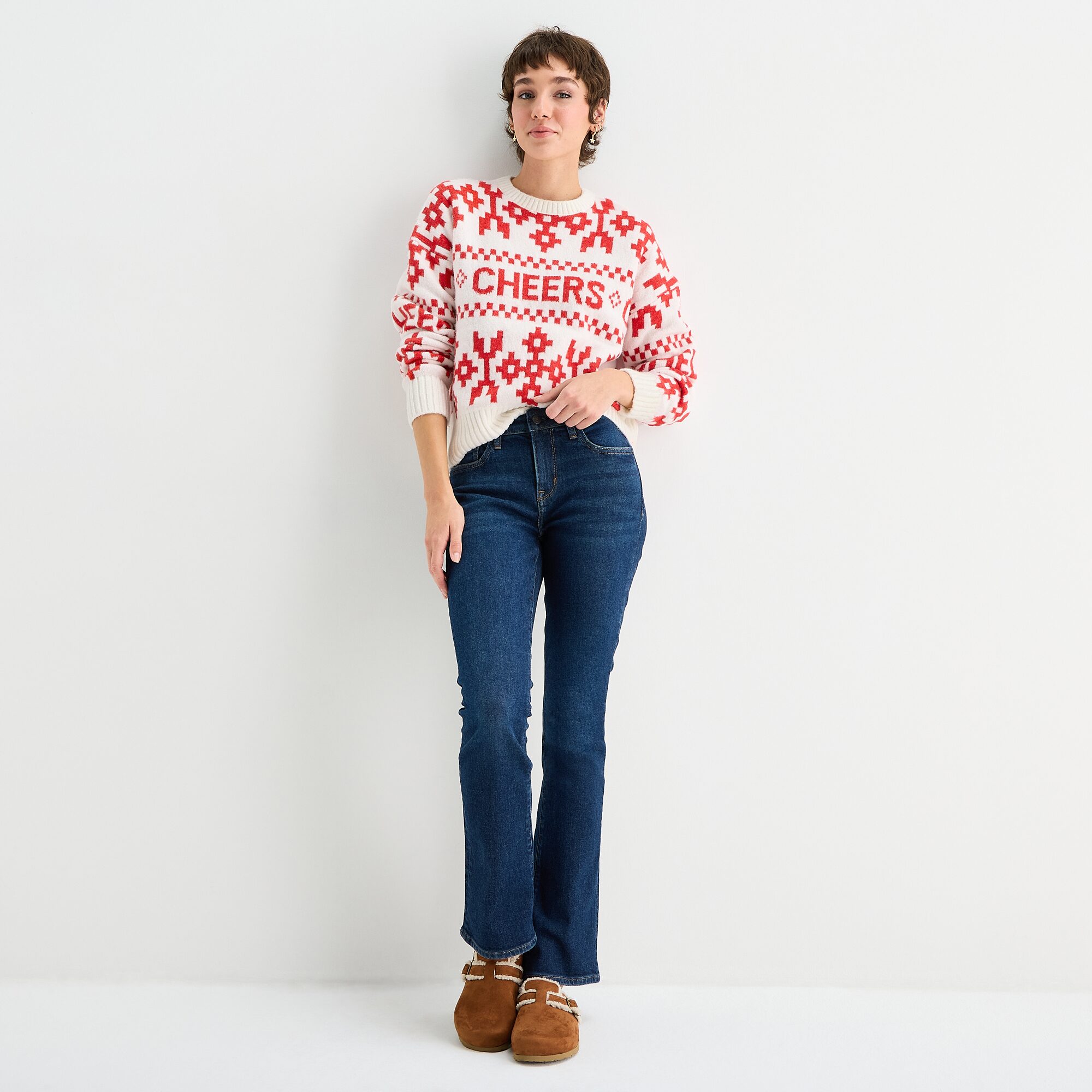 Arizona Juniors Womens Crew Neck Long Sleeve Pullover Sweater
