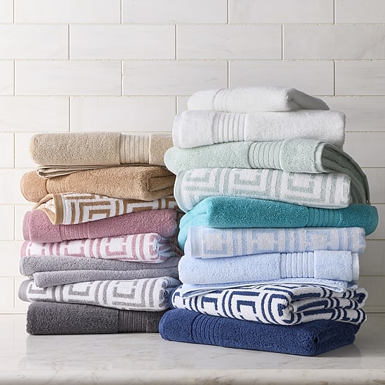 Liz Claiborne Signature Plush Bath Towel