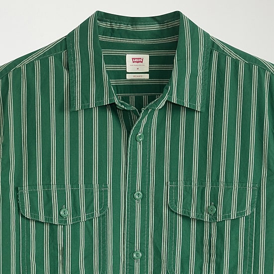 Levi's® Mens Long Sleeve Relaxed Fit Button-Down Crop Shirt