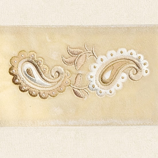 Linum Home Textiles Mackenzie 2-pc. Embellished Hand Towel