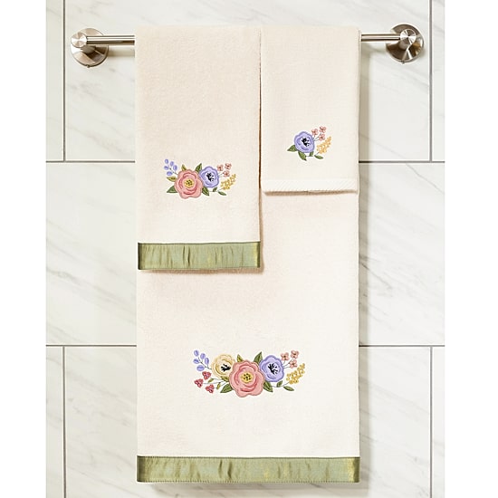 Linum Home Textiles Verano Embellished 2-pc. Embellished Floral Bath Towel