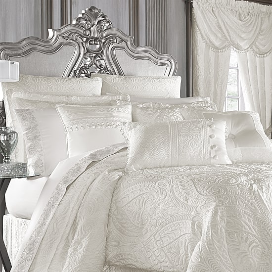 Queen Street Britney 4-pc. Floral Comforter Set