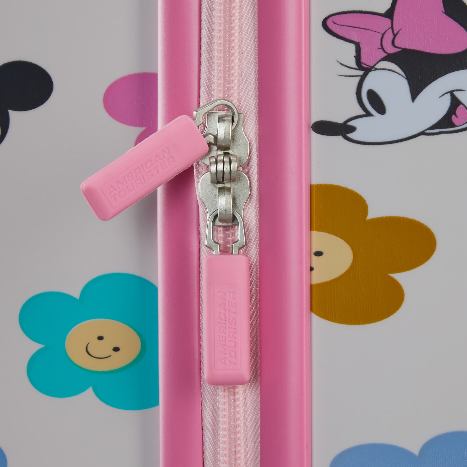 American Tourister Disney Minnie Mouse 18 Inch Hardside Carry-On Spinner Luggage