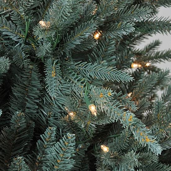 Northlight Medium Fairbanks Alartificial Clear Lights 7 1/2 Foot Pre-Lit Pine Christmas Tree