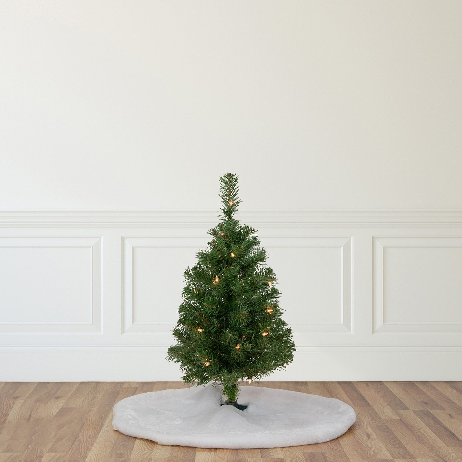 Northlight Oakridge Noble Artificial Clear Lights 2 Foot Pre-Lit Fir Christmas Tree