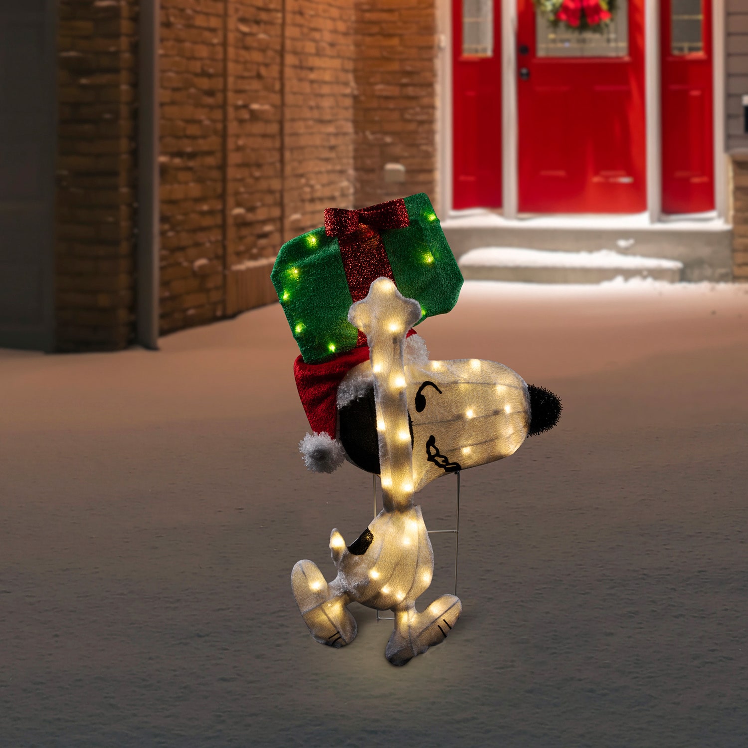 Northlight 32in Lighted Peanuts Snoopy With Present Christmas Yard Art