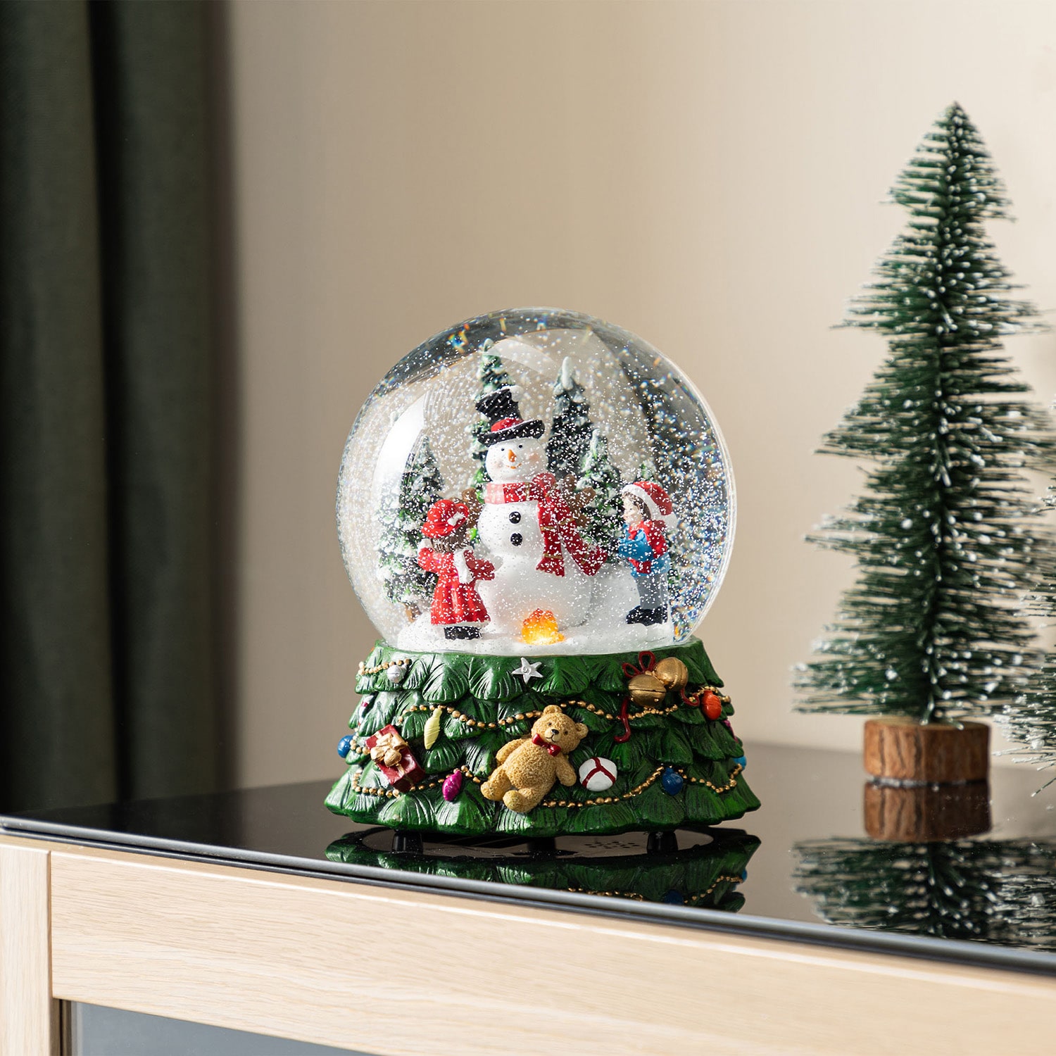 Glitzhome Christmas Resin Lighted Musical  Snowflakes Snowman Waterglobe Christmas Tabletop Decor