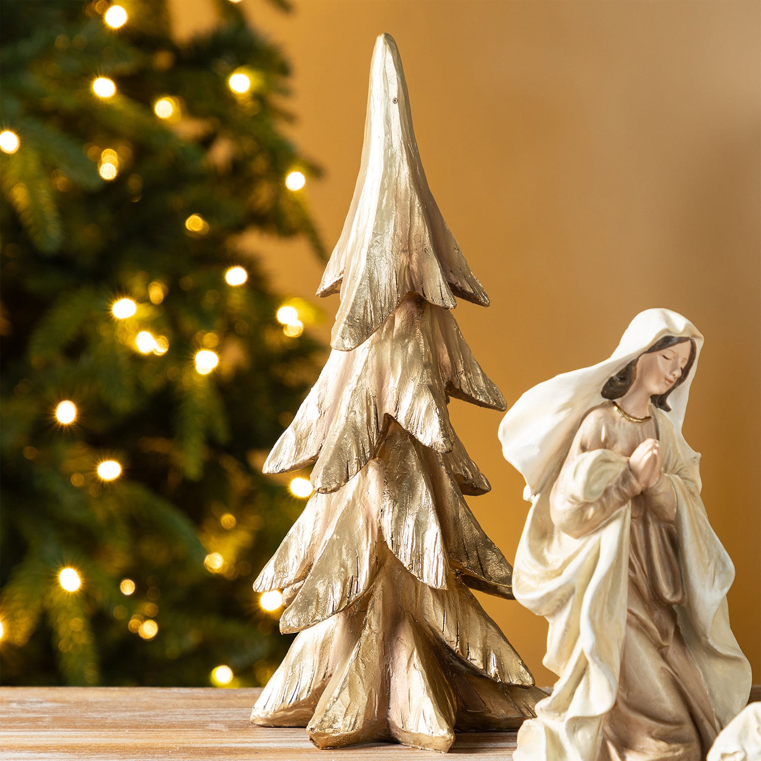 Glitzhome Gold Resin Holy Family Nativity Set