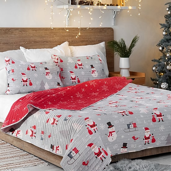 Avanti Ho Ho Ho Reversible Quilt Set