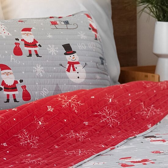 Avanti Ho Ho Ho Reversible Quilt Set