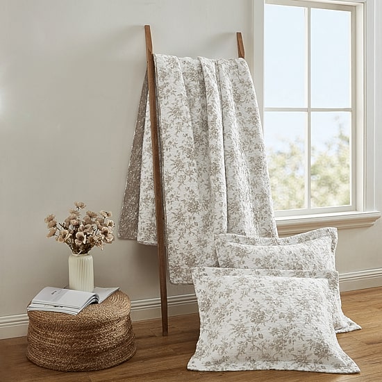 Laura Ashley Walled Garden Quilt Set