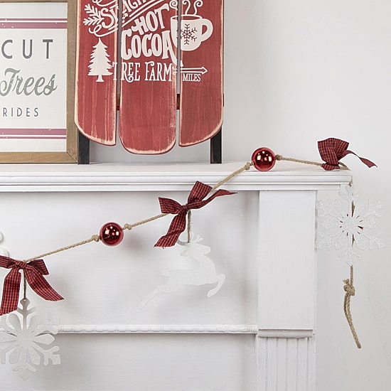 Northlight 4ft Snowflake And Reindeer With Ball Christmas Indoor Garland