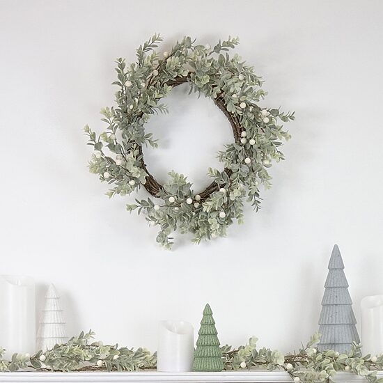 Northlight 5ft Real Touch™️ Berry And Eucalyptus Christmas Indoor Garland