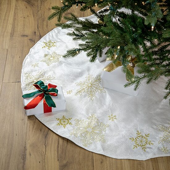 Northlight 48" Embroidered Snowflakes Indoor Tree Skirt