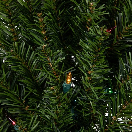 Northlight 30" Prelit Canadian Pine Wreath
