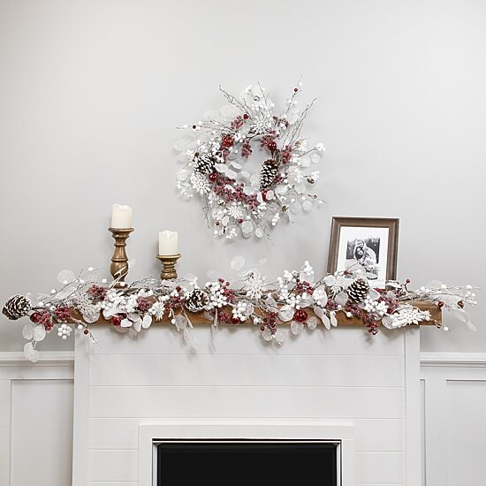 Northlight 24" Berries And Snowflakes Artificial Wreath