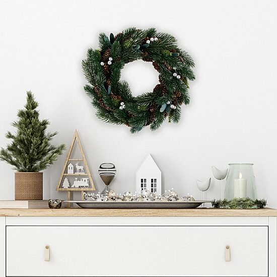 Northlight 14" Pine Pinecone With Berries Artificial Wreath