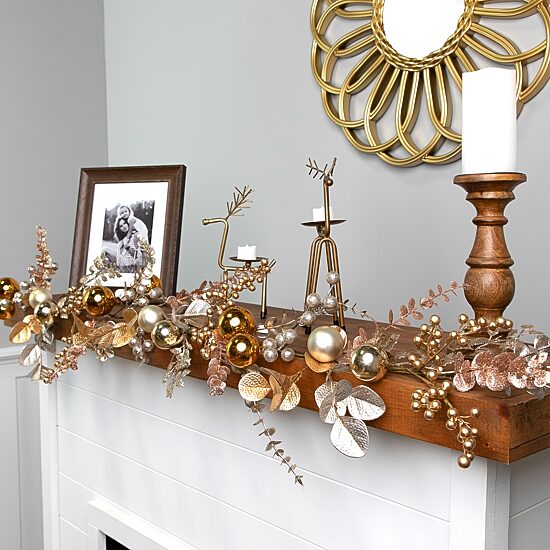 Northlight 6ft Glittered Mixed Leaves And Berries Christmas Indoor Garland