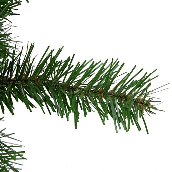 Northlight 24" Deluxe Dorchester Full Pine Wreath