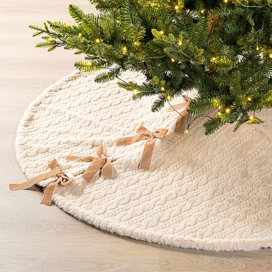 Glitzhome 60"D Deluxe Reversible Milk Coffee Twisted Faux Marten Fur/Korean Fleece Christmas Tree Skirt