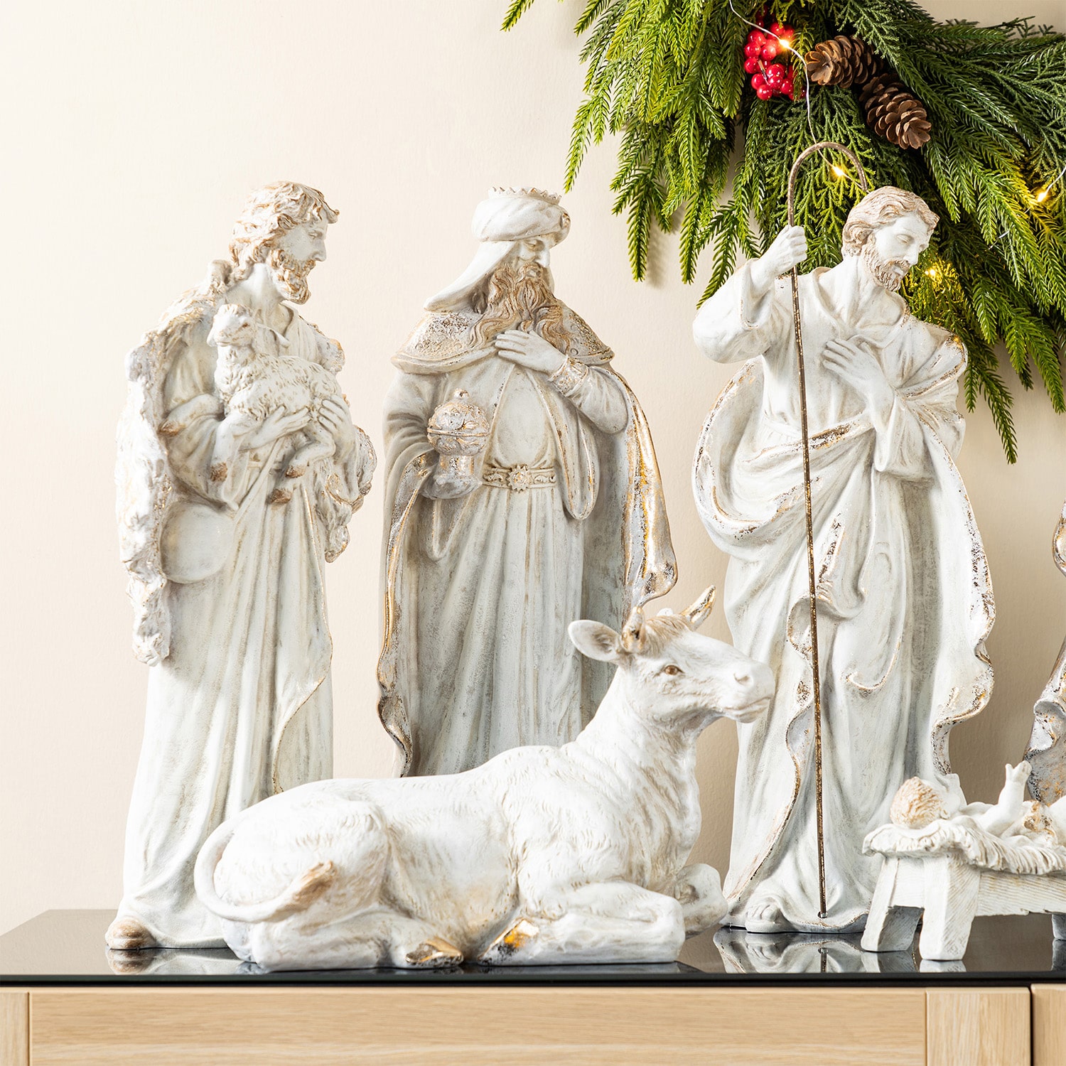 Glitzhome Ivory/Gold Resin Nativity Figurine Nativity Set