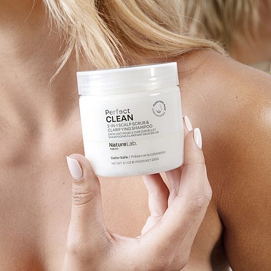 Naturelab. Tokyo Perfect Clean 2 I N 1 Scalp Scrub & Clarifying Shampoo