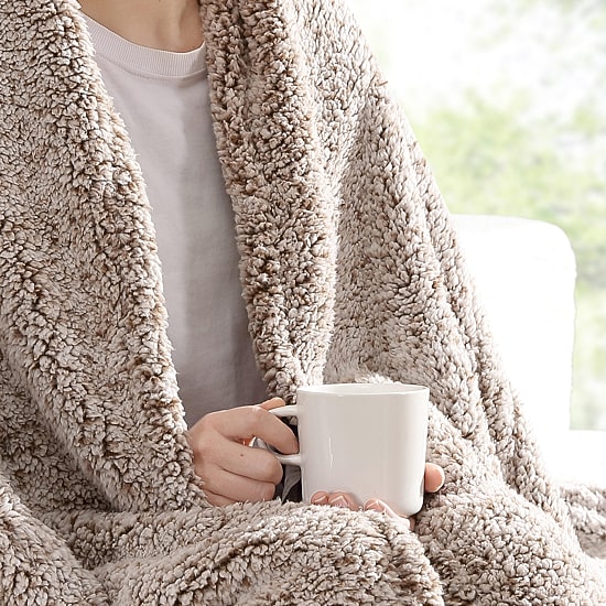 Eddie Bauer Lookout Mountain Heated Midweight Blanket