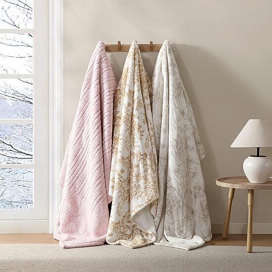 Laura Ashley Wistful Blooms Heated Midweight Floral Blanket