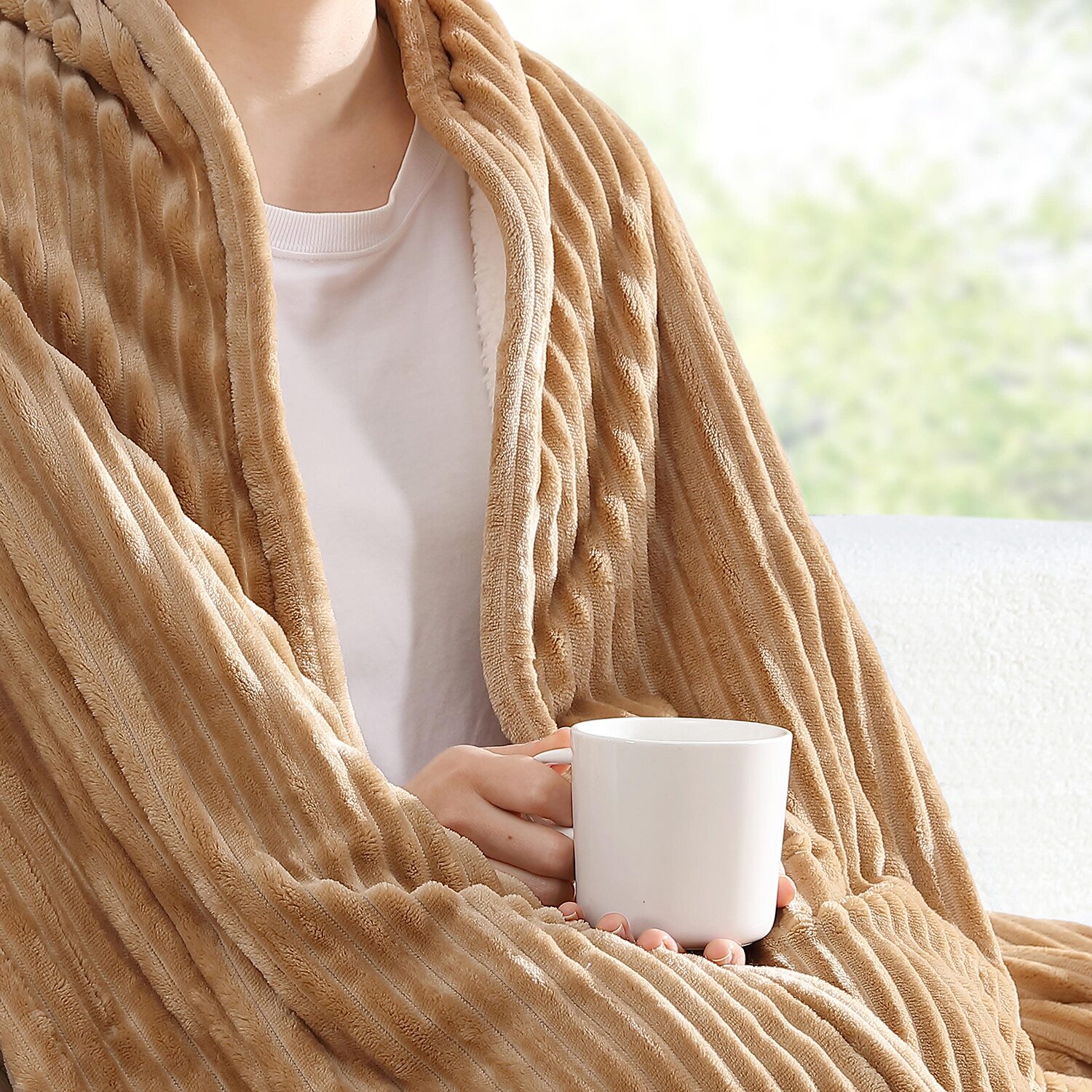 Eddie Bauer Mountain Valley Heated Midweight Blanket