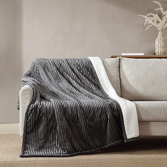 Eddie Bauer Mountain Valley Heated Midweight Blanket