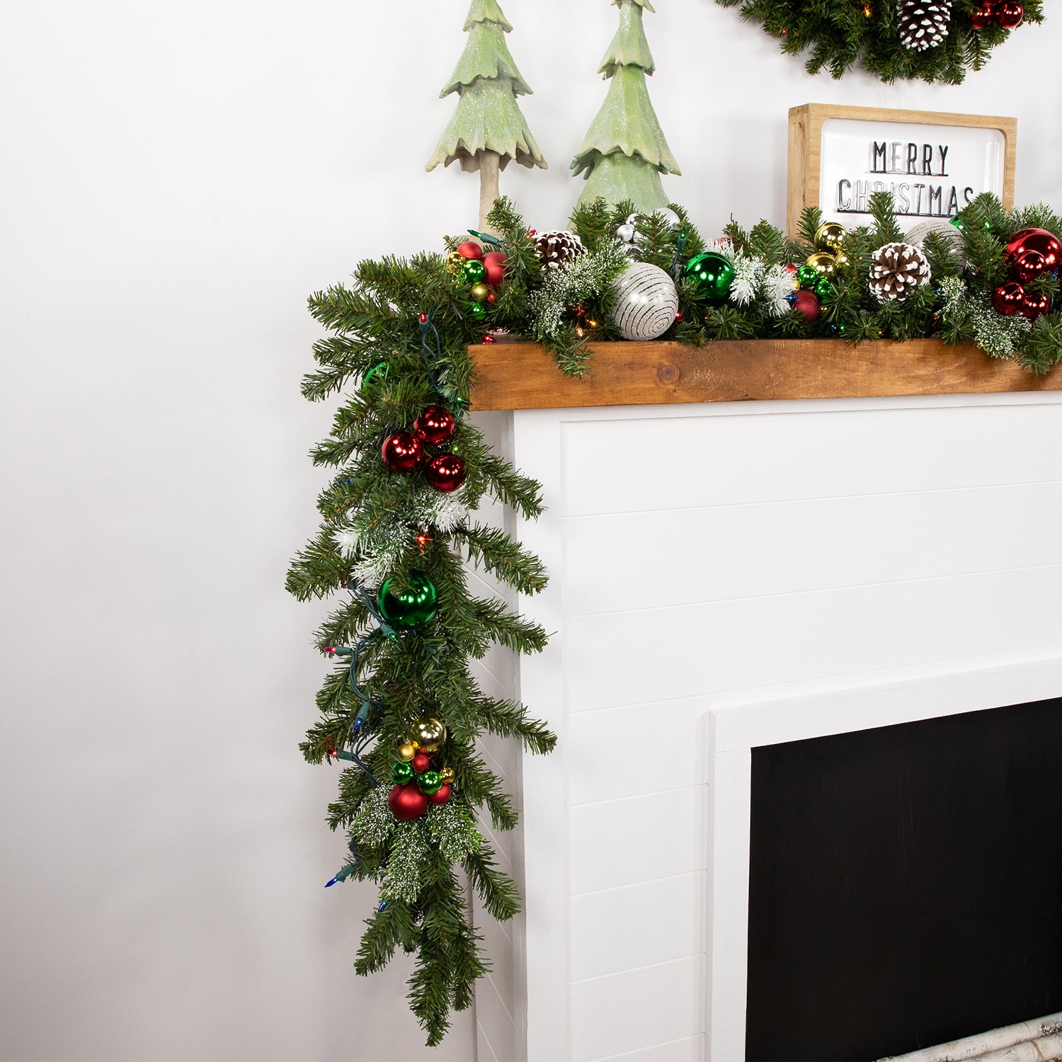 Northlight Canadian Pine Pre-Lit Christmas Indoor Garland