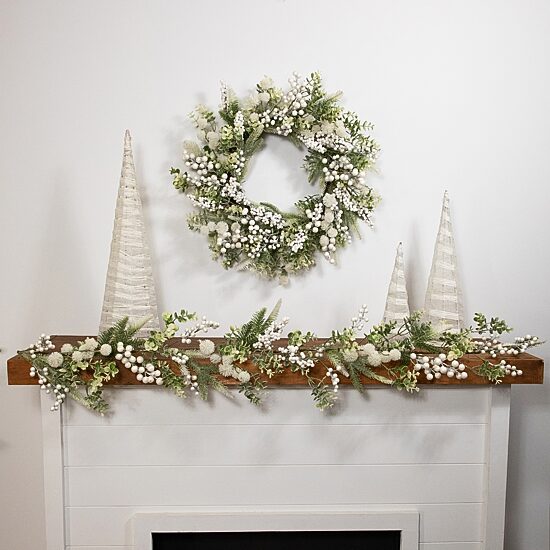 Northlight Glittered Berries And Eucalyptus Christmas Indoor Garland