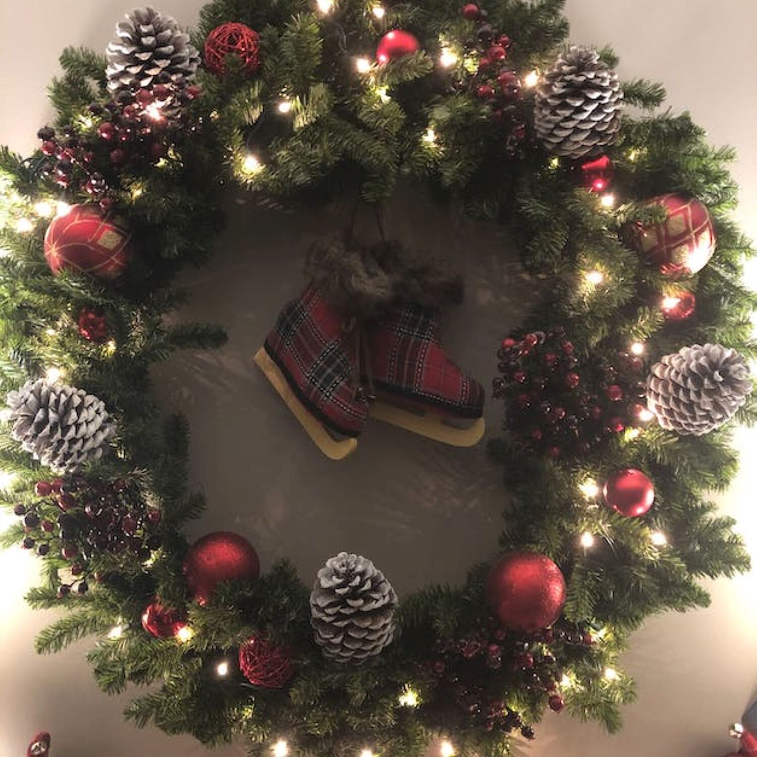 Canadian Pine Artificial Christmas Wreath  20-Inch  Unlit