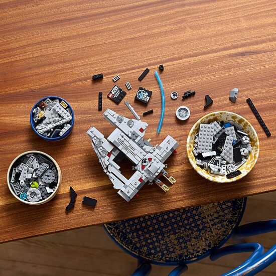LEGO® Star Wars™ Millennium Falcon Building Blocks 921-pc.