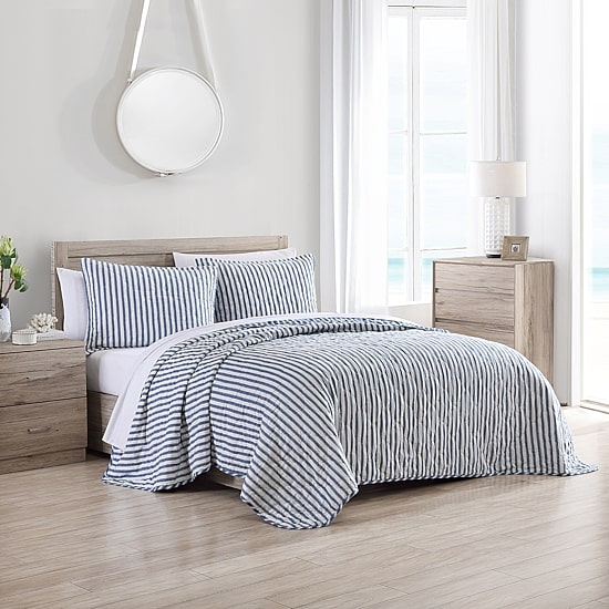 Stone Cottage Willow Way Ticking Quilt Set