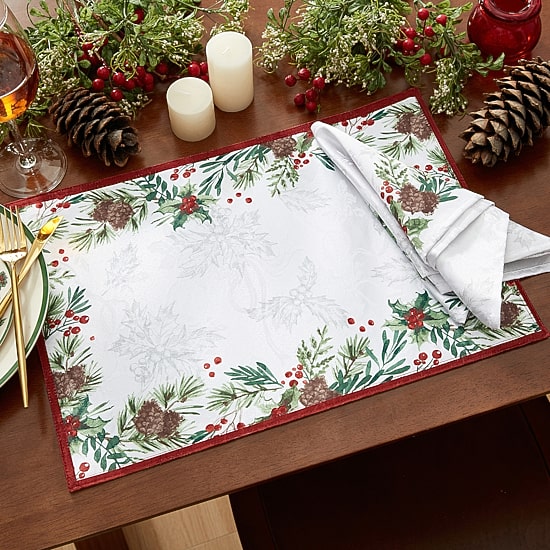 Threadmade Holly Berry Flourish Holiday Fabric 4-pc. Napkins