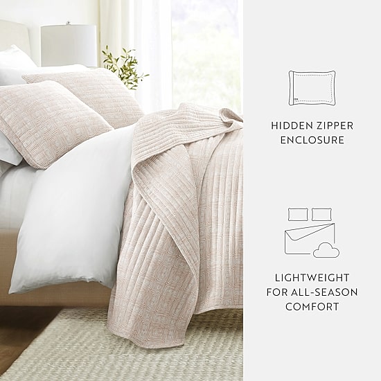3 Piece All Season Lightweight Pattern Quilt Set
