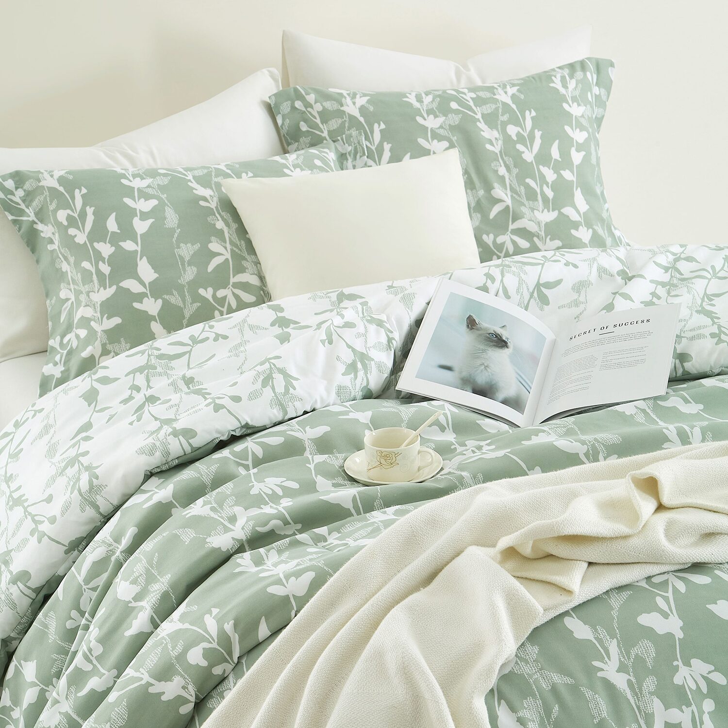 Stratford Park Marissa Leaves Easy Care Comforter Set