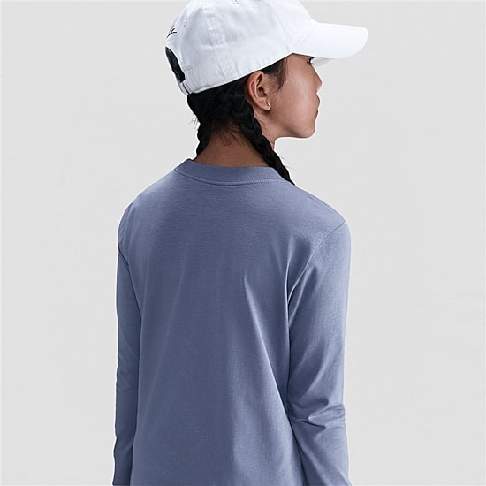 Nike Big Kid Unisex Crew Neck Long Sleeve Classic Fit Graphic T-Shirt