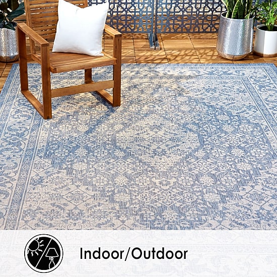 Nicole Miller Patio Country Dahlia Medallion Loomed Rectangular Outdoor Area Rug