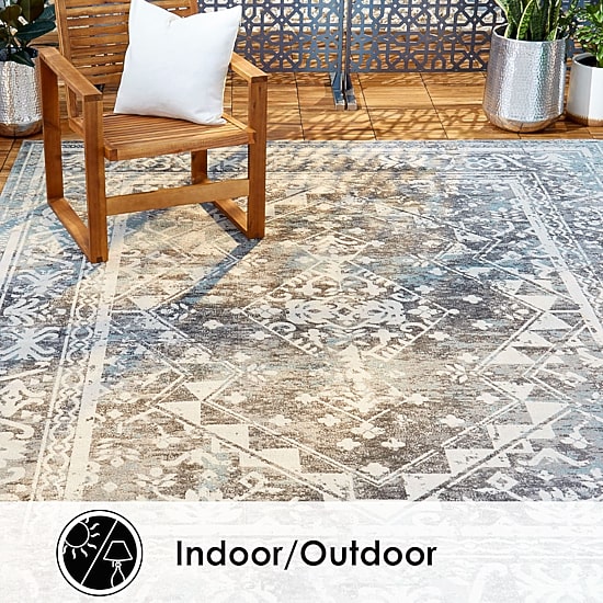 Nicole Miller Patio Sofia Ivy Border Loomed Rectangular Outdoor Area Rug