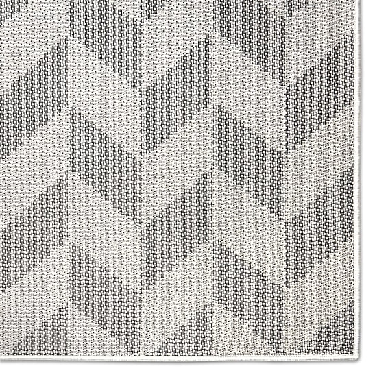 Nicole Miller Patio Country Calla Geometric Loomed Rectangular Outdoor Area Rug