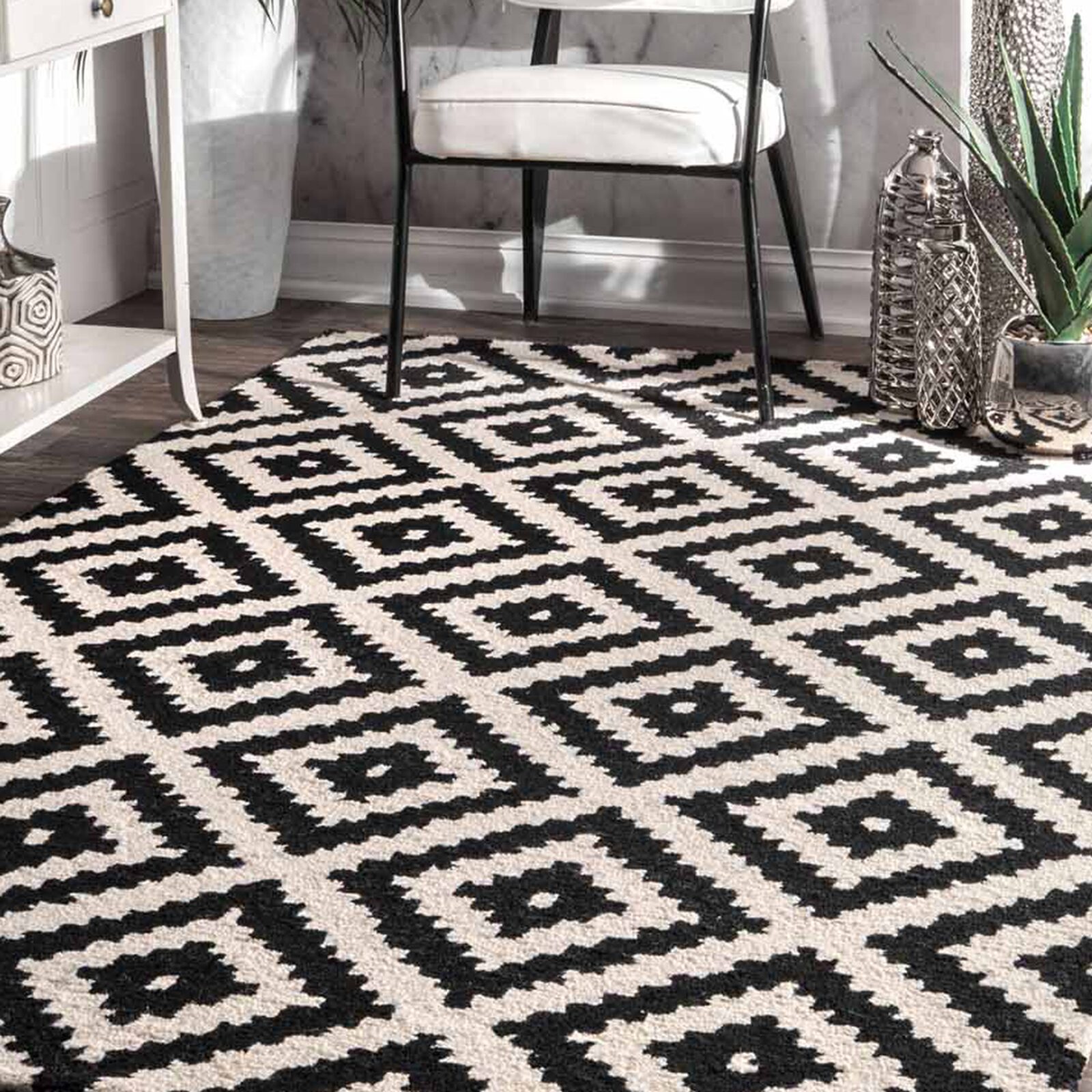 nuLoom Hand Tufted Kellee Rug
