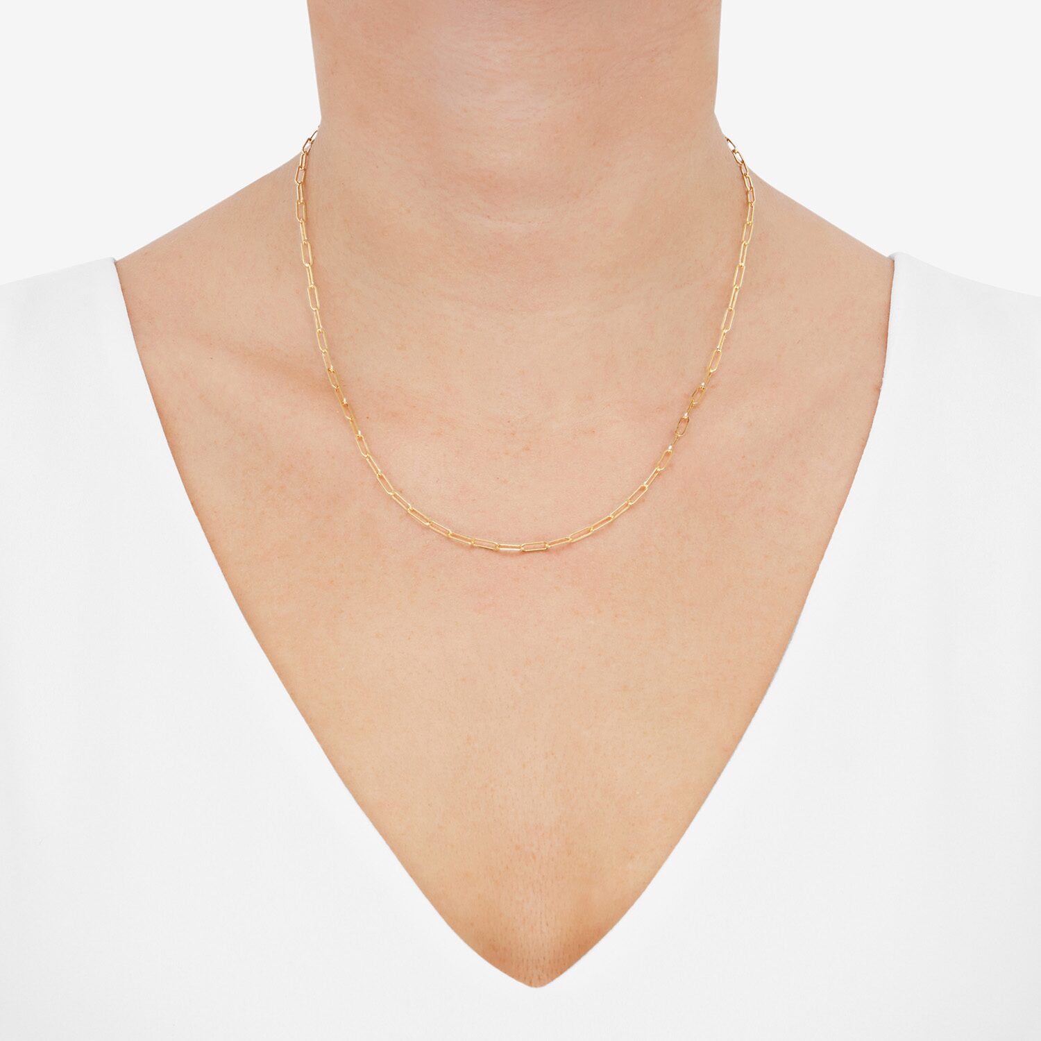 Womens 14K Gold Circle Paperclip 18 Inch Pendant Necklace