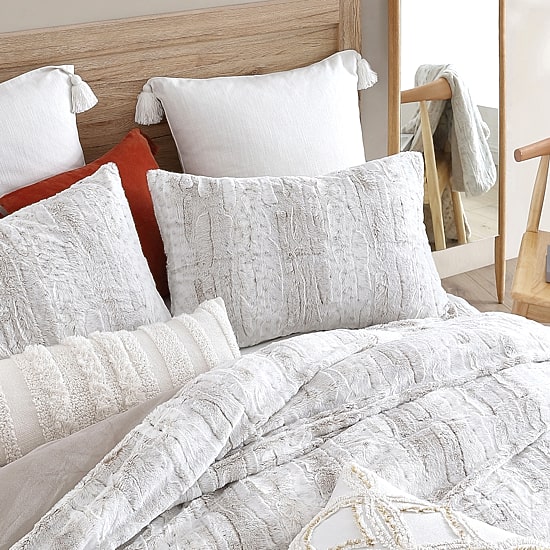 CHF Snow Leopard 3-pc. Comforter Set