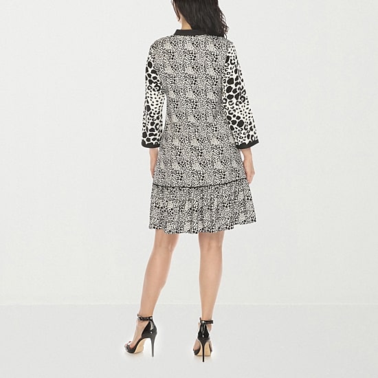 White Mark Womens V Neck 3/4 Sleeve Animal Shift Dress