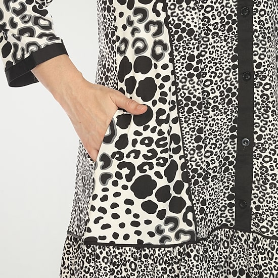 White Mark Womens V Neck 3/4 Sleeve Animal Shift Dress