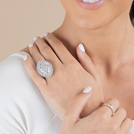 (G / I1) Womens 4 CT. T.W. Lab Grown White Diamond 10K Gold Cluster Cocktail Ring